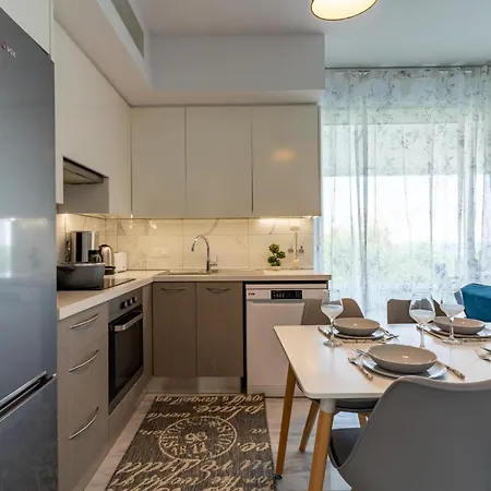 Starlet 1-bedroom In *