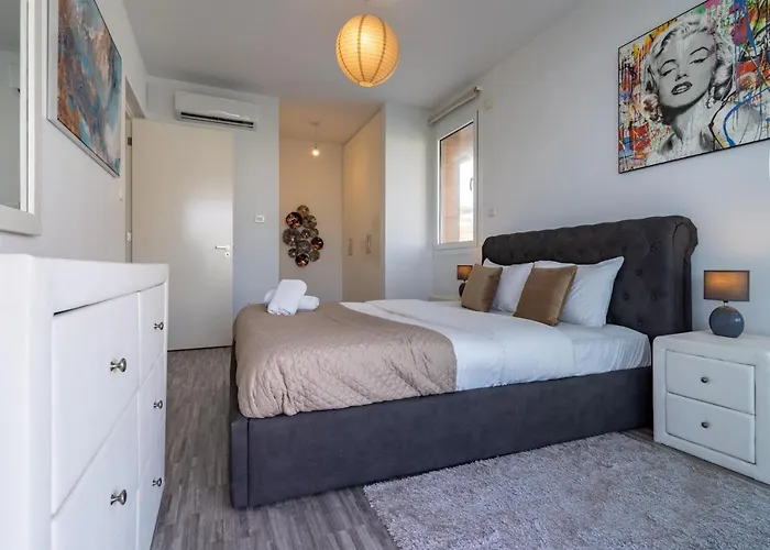 Starlet 1-bedroom In